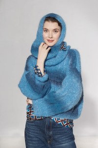 79/26 Modèle Pull et cagoule Nebbiolo en Adriafil Filnovo