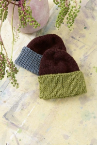 241/21-1 Bonnet en Lang Yarns Yak