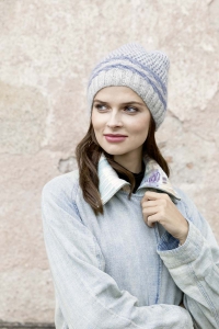 244/30 Bonnet en Lang Yarns Lusso