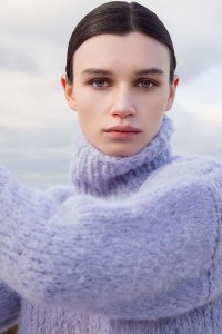 Kit à tricoter WoolAddicts Open Sky Pull en Desire