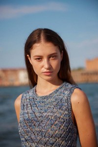 Kit à tricoter WoolAddicts La Serenissima Robe en Footprints