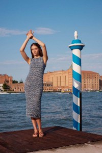 Kit à tricoter WoolAddicts La Serenissima Robe en Footprints