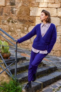 Kit à tricoter WoolAddicts Local Favorite Veste croisée en Desire