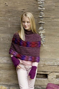 222-04-01 Poncho en Lang Yarns Minerva et Yak