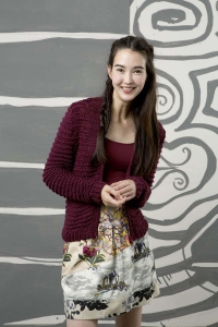 231-38 Gilet en Lang Yarns Amira