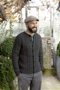 235-24 Modèle Gilet homme en Lang Yarns Merino+ et Merino 120