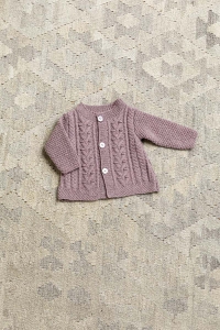 250-11 Gilet en Lang Yarns Cashsoft Baby