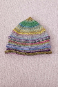 254-13 Bonnet en Lang Yarns Viva