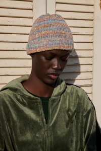 2586-004 Modèle True Colors Bonnet en Wool Addicts by Lang Yarns Move 4ply