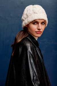 2589-249 Modèle Odil Bonnet en Lang Yarns Baby Lama