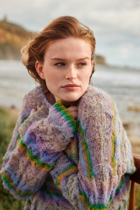 2598-007 Modèle Guinevere Pull en Lang Yarns Galaxy