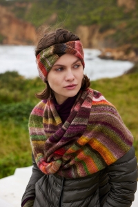 2600-008 Modèle Umika Col roulé en Lang Yarns Infinity