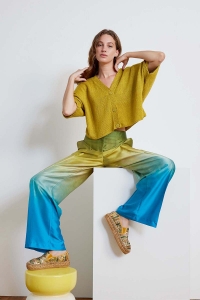 284-27 Modèle Beniko Gilet en Lang Yarns Ananas