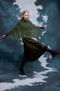 286-42 Modèle Jade Poncho en Lang Yarns Mohair 21 et Paillettes