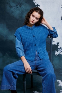 286-57 Modèle Giulia Gilet en Lang Yarns Suri Alpaca