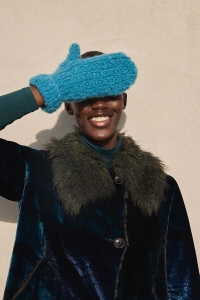 287-26 Modèle Harboring Love Moufles en Wool Addicts by Lang Yarns Desire