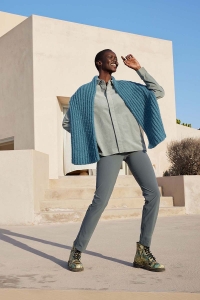 287-27 Modèle Echoes Of The Sea Écharpe en Wool Addicts by Lang Yarns Honor