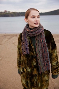 287-34 Modèle Full Circle Écharpe en Wool Addicts by Lang Yarns Mystery