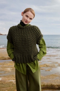 287-39 Modèle At Crossroads Gilet en Wool Addicts by Lang Yarns Fire