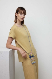 288-23 Modèle Beba Pochette pour portable au crochet en Lang Yarns Fiesta