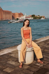 289-18 Modèle Mirror City Haut en Wool Addicts by Lang Yarns Footprints