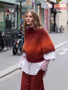202/01 Modèle Pull poncho sans coutures en Plassard Floconelle