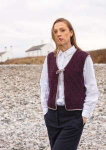 Modèle Carolina Gilet sans manches en Rowan Alpaca Soft DK