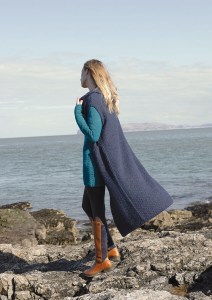 Modèle Donna Gilet long en Rowan Alpaca Classic